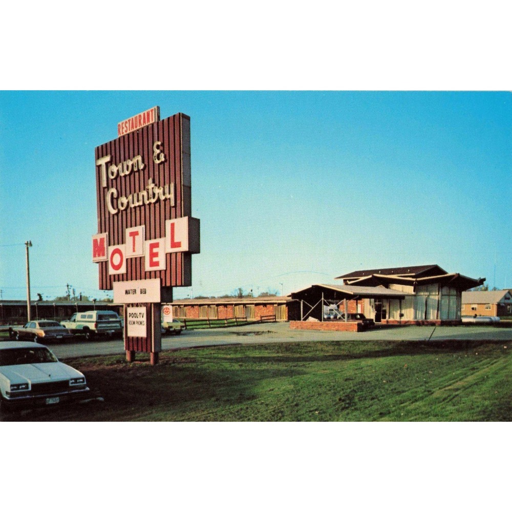 Town & Country Motel Clinton Illinois IL Route 54 Sign Chrome Postcard 1970s